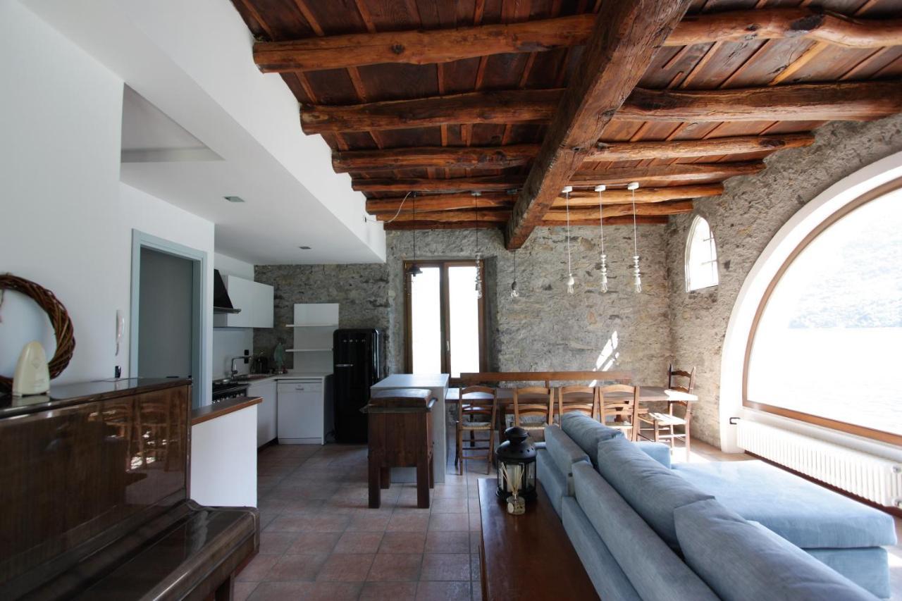 House On The Lake Shore Of Laglio Exterior foto