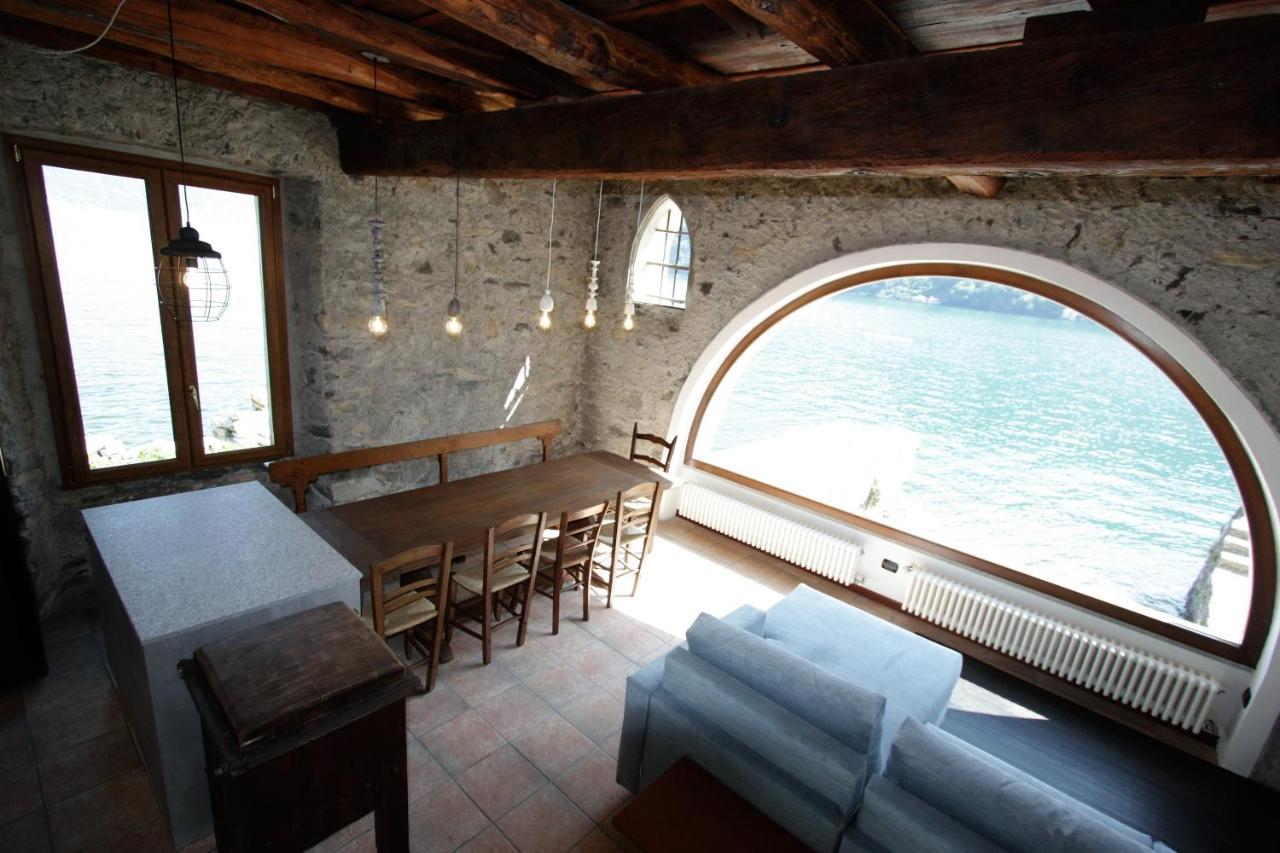 House On The Lake Shore Of Laglio Exterior foto